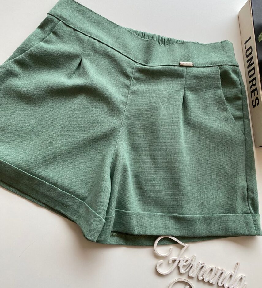 Short Feminino Viscolinho Jéssica com Bolsos Verde Oliva - Fernanda Ramos Store