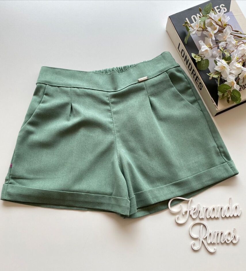 Short Feminino Viscolinho Jéssica com Bolsos Verde Oliva - Fernanda Ramos Store
