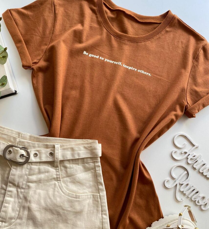T-shirt Manga Curta Feminina Be Good To Yourself Caramelo - Fernanda Ramos Store