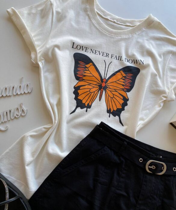 T-shirt Manga Curta Feminina Love Never Fail Down Off White - Fernanda Ramos Store