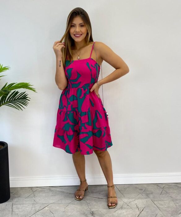 Vestido Feminino Curto com Bojo Estampado Fundo Fúcsia - Fernanda Ramos Store