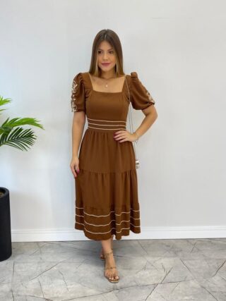 Vestido Midi sem Bojo Mangas Bordadas Marrom - Fernanda Ramos Store