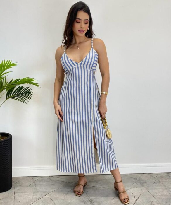 Vestido Midi Tricoline com Bojo e Fenda Listrado de Azul - Fernanda Ramos Store