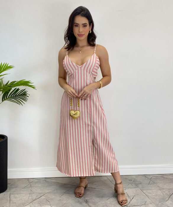 Vestido Midi Tricoline com Bojo e Fenda Listrado de Rosa - Fernanda Ramos Store