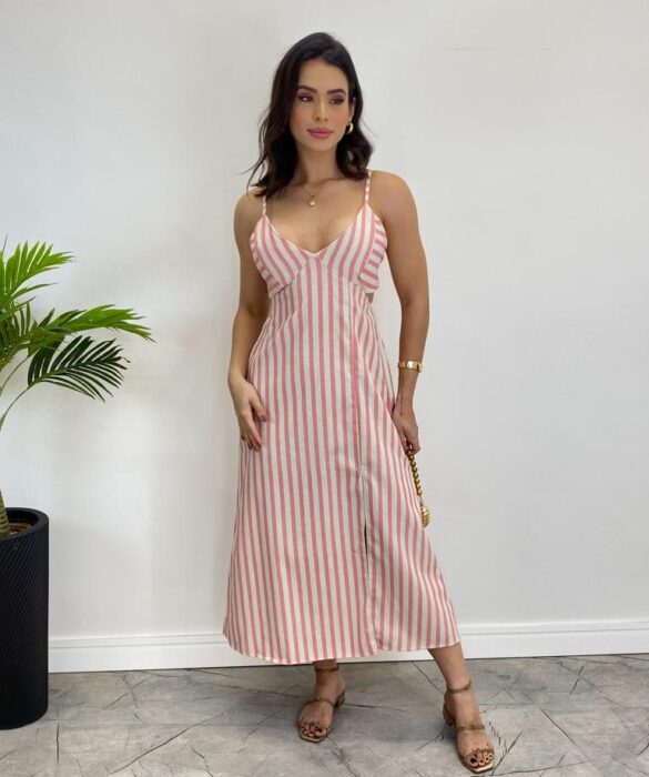 Vestido Midi Tricoline com Bojo e Fenda Listrado de Rosa - Fernanda Ramos Store