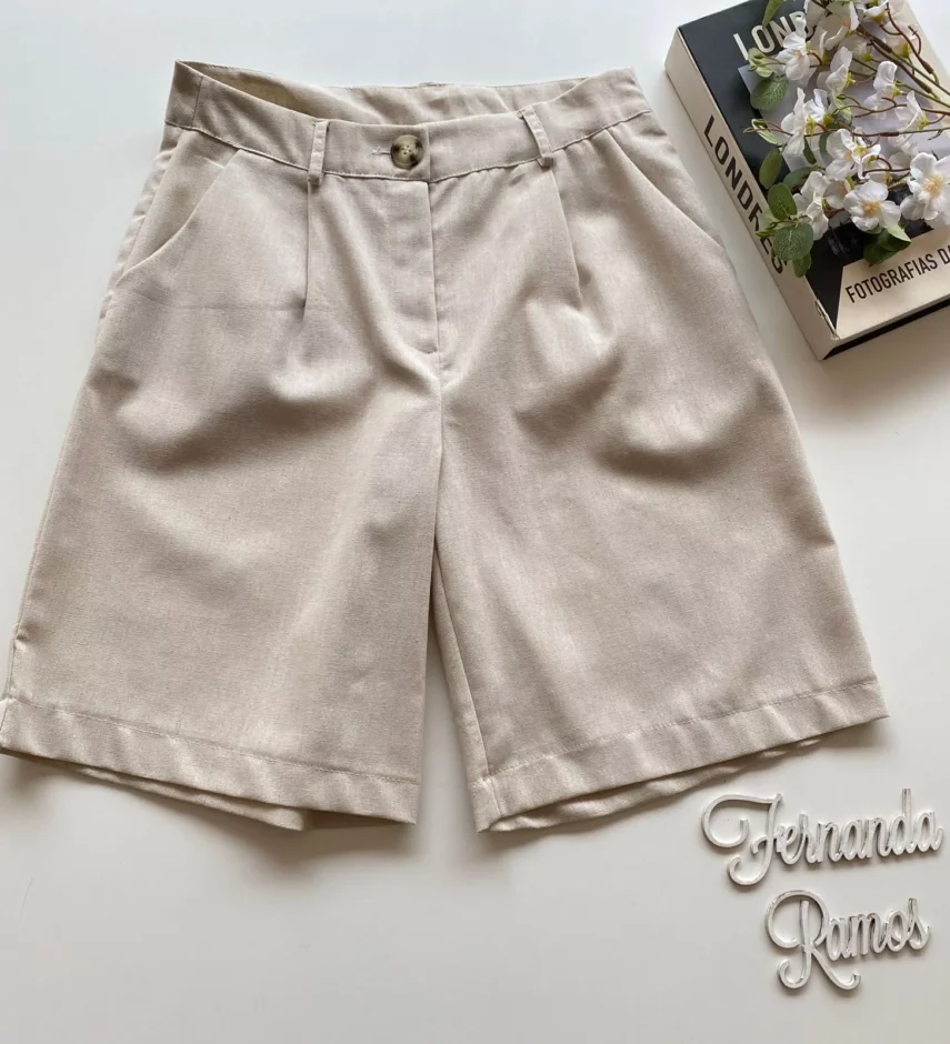Bermuda Feminina Ayla Linho com Bolsos Cru - Fernanda Ramos Store