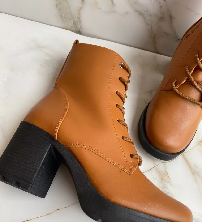 Bota Coturno Feminina Caramelo com Salto - Fernanda Ramos Store