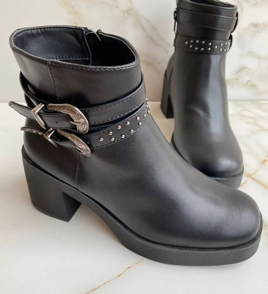 Bota Feminina Salto Bloco com 2 Fivelas Preta - Fernanda Ramos Store