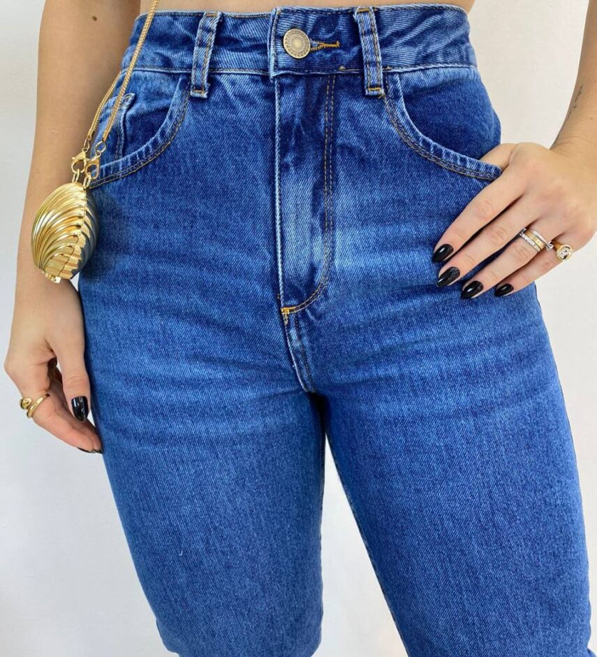 Calça Jeans Feminina Mom com Barra Dobrada - Fernanda Ramos Store