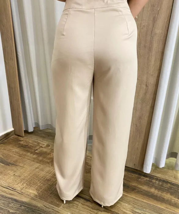 Conjunto Feminino Colete com Amarração e Calça Pantalona Bege - Fernanda Ramos Store