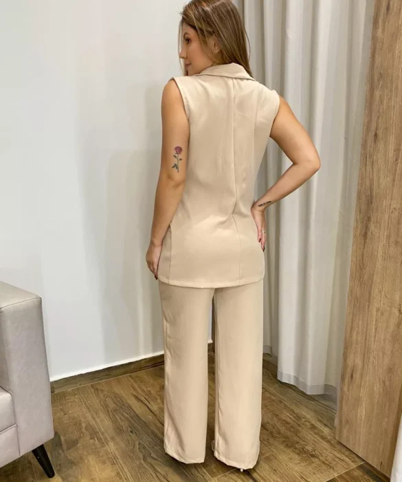 Conjunto Feminino Colete com Amarração e Calça Pantalona Bege - Fernanda Ramos Store