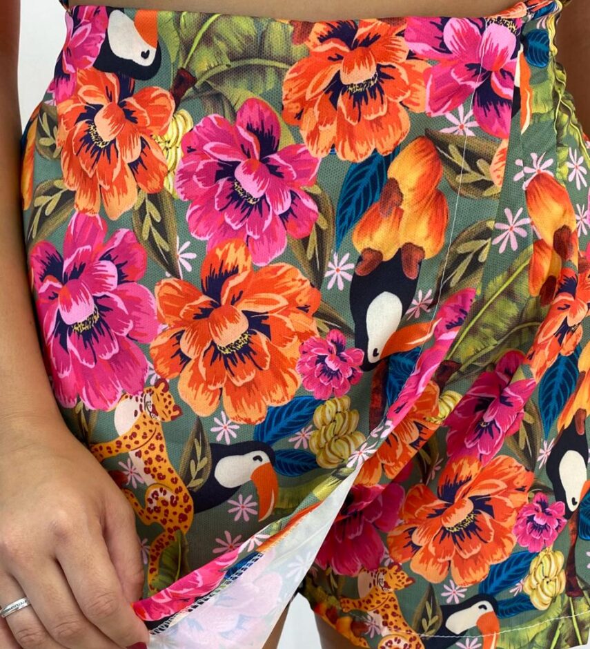 Conjunto Feminino Cropped com Bojo e Short Saia Estampado - Fernanda Ramos Store