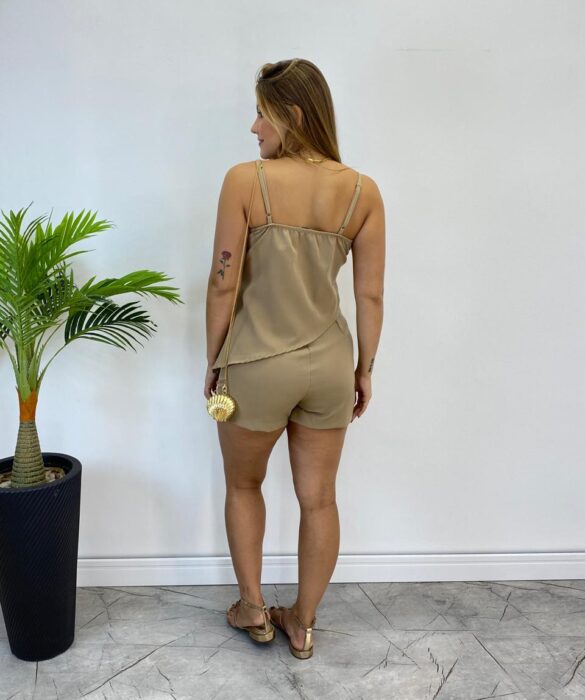 Conjunto Feminino Regata Assimétrica sem Bojo e Short Caqui - Fernanda Ramos Store