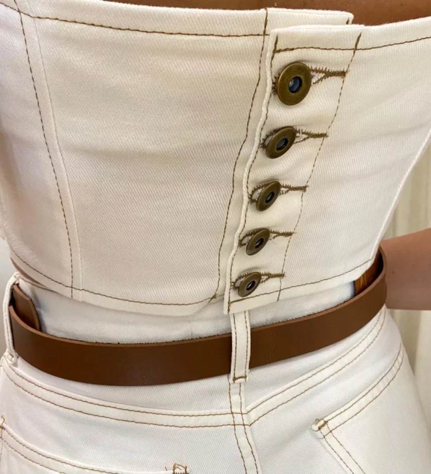 Cropped Feminino Jeans sem Bojo Off White com Botões Átras - Fernanda Ramos Store