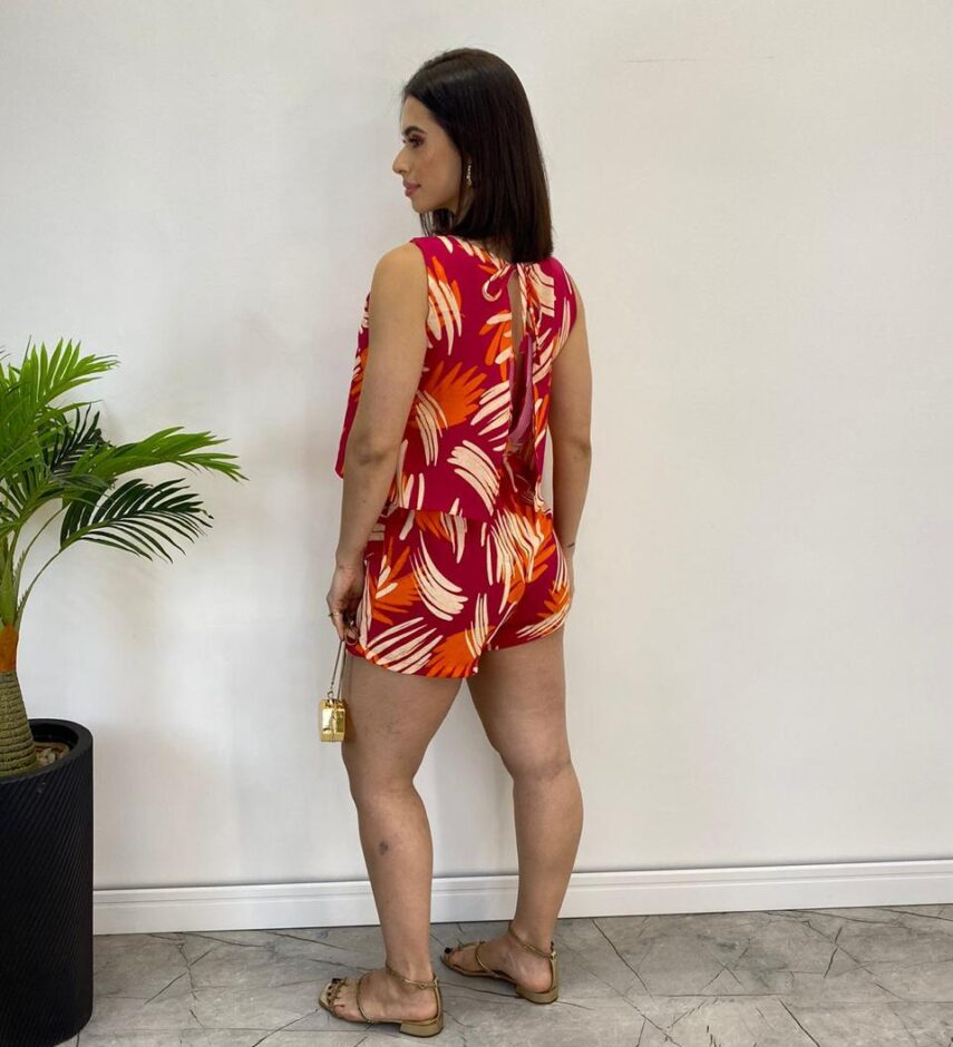 Macaquinho Feminino sem Bojo Estampado Fundo Fúcsia - Fernanda Ramos Store