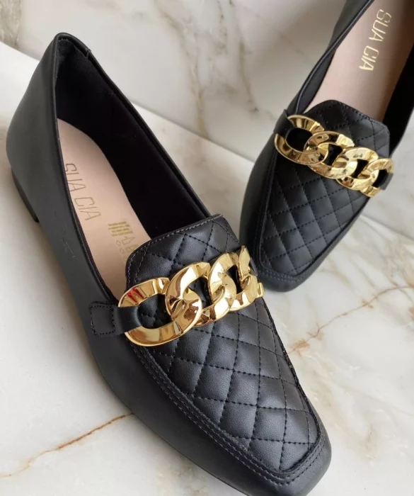 Mocassim Feminino Bico Quadrado Preto com Detalhe Dourado - Fernanda Ramos Store