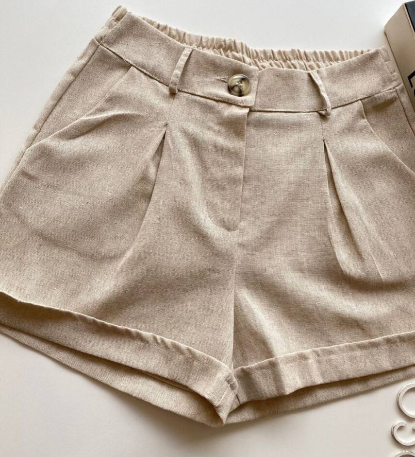 Short Feminino Viscolinho com Bolsos e Botão Cru - Fernanda Ramos Store
