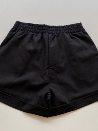 Short Feminino Viscolinho com Bolsos e Botão Preto - Fernanda Ramos Store