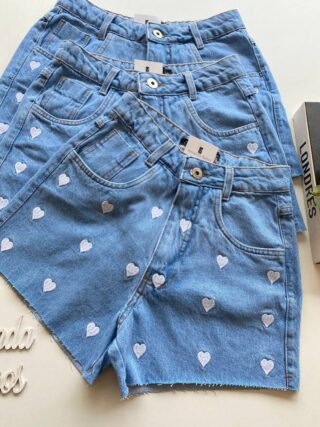 Short Jeans Feminino com Detalhe Bordado de Coração - Fernanda Ramos Store