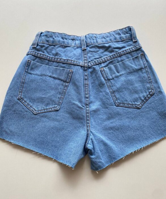 Short Jeans Feminino com Detalhe Bordado de Coração - Fernanda Ramos Store