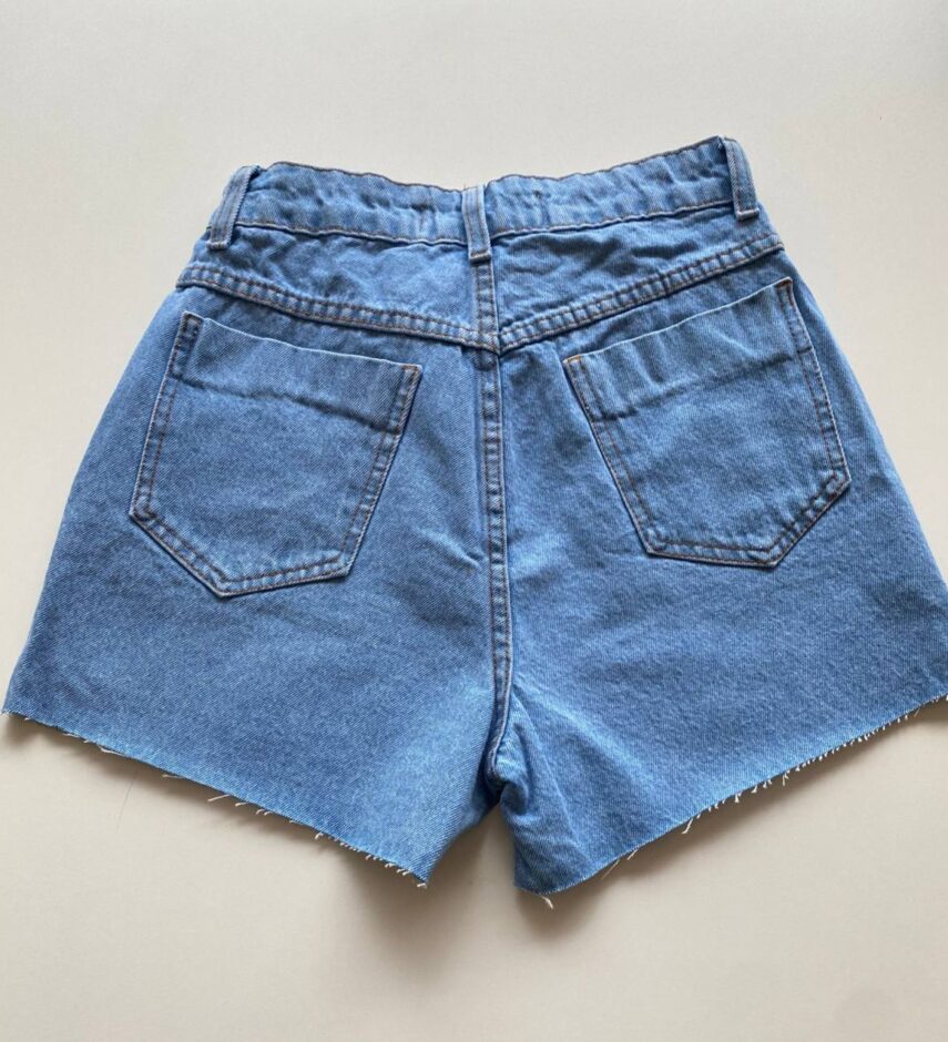 Short Jeans Feminino com Detalhe Bordado de Coração - Fernanda Ramos Store