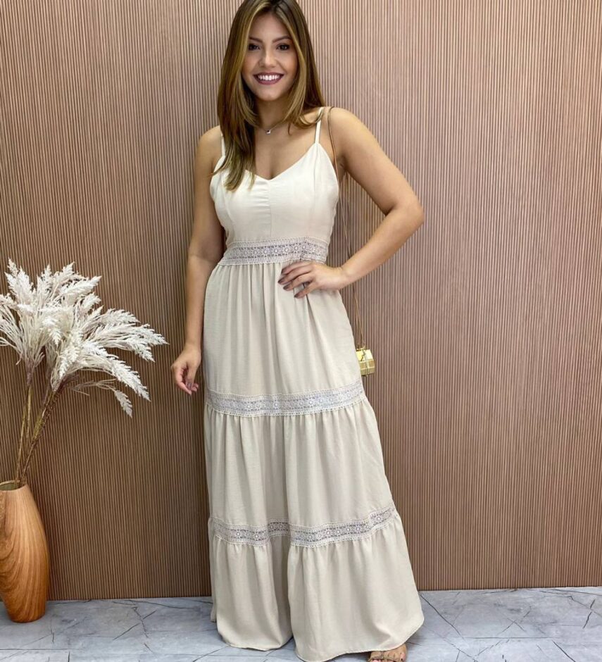 Vestido Longo com Bojo Alça Regulável Detalhe em Guipir Bege - Fernanda Ramos Store