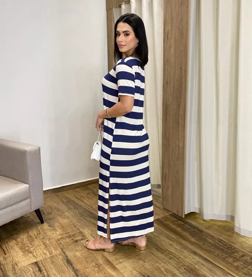 Vestido Longo Manga Curta sem Bojo de Malha Listrado Azul Marinho - Fernanda Ramos Store