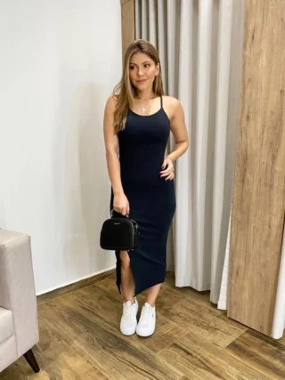 Vestido Midi Ana com Bojo e Fenda Canelado Preto - Fernanda Ramos Store