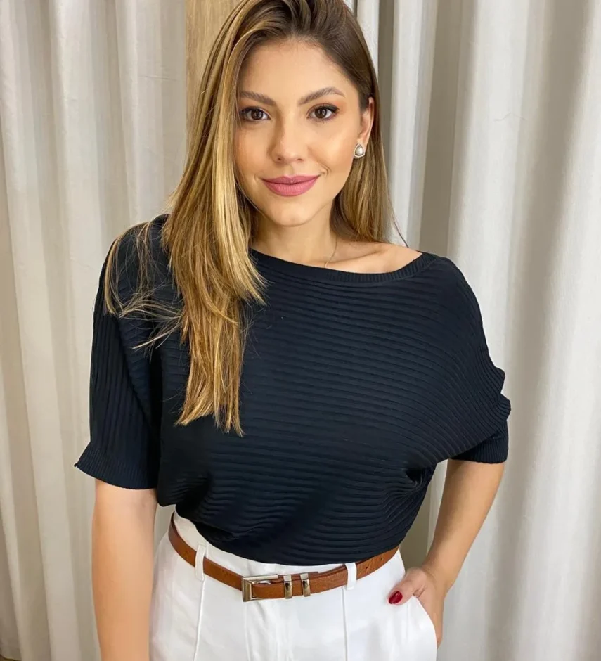 Blusa Feminina Manga Curta Modal Ari Preta - Fernanda Ramos Store