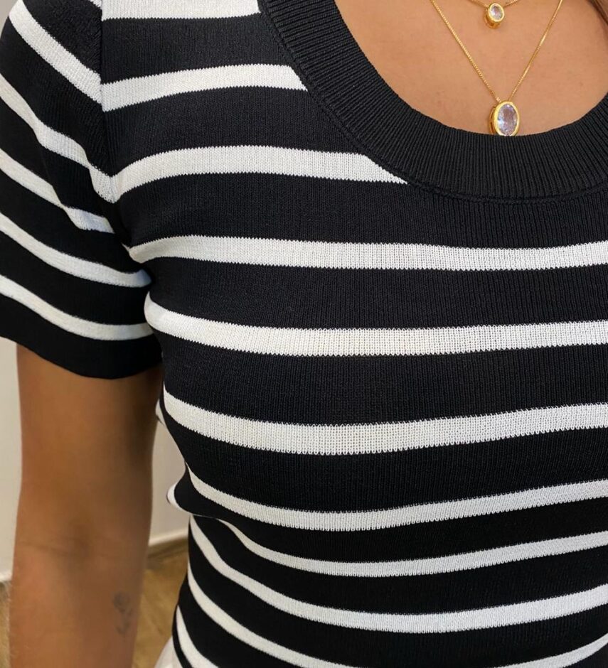 Blusa Feminina Manga Curta Modal Preta Listrada - Fernanda Ramos Store