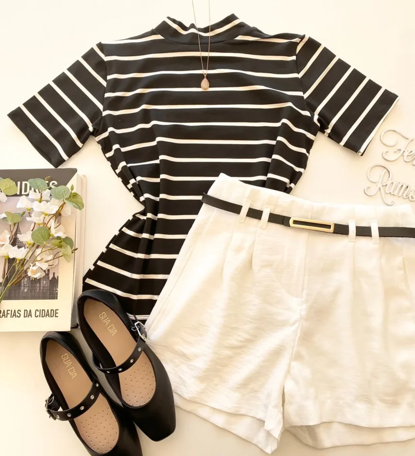 Blusa Manga Curta Feminina Gola Alta Listrada de Branco - Fernanda Ramos Store