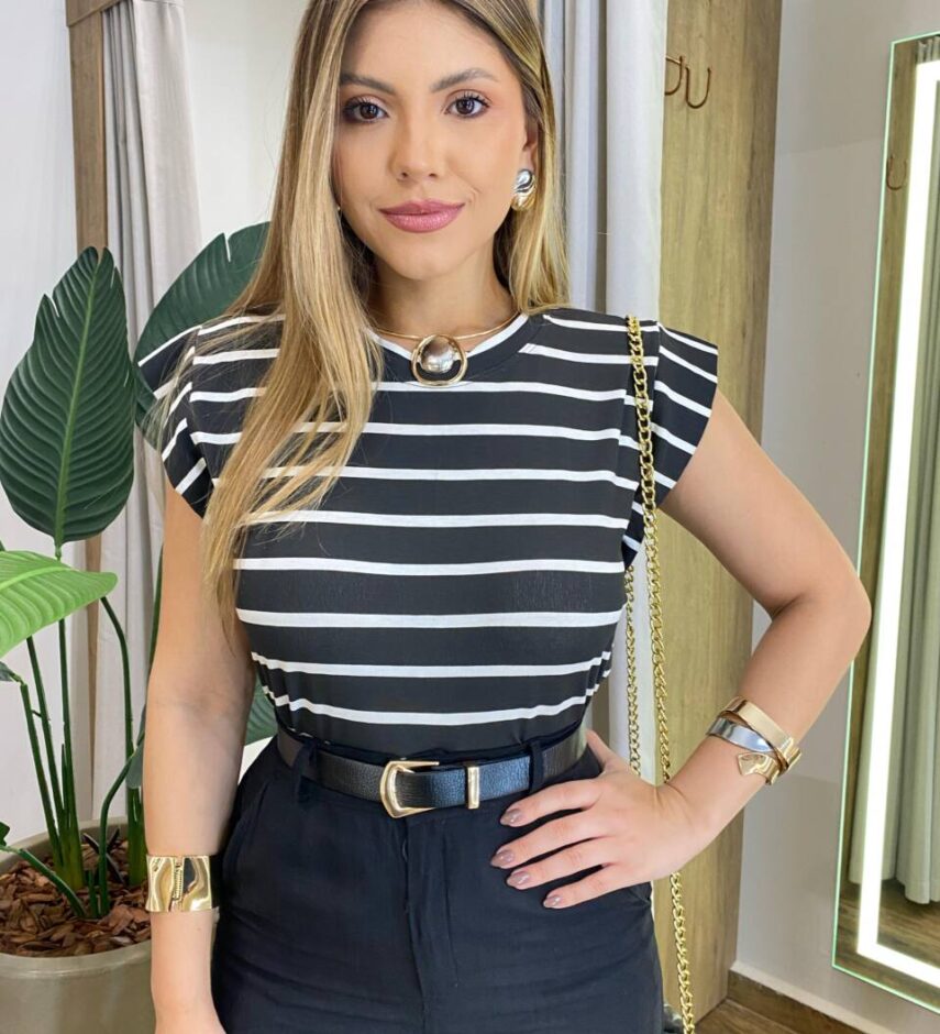 Blusa Tee Muscle Feminina Preta Listrada - Fernanda Ramos Store