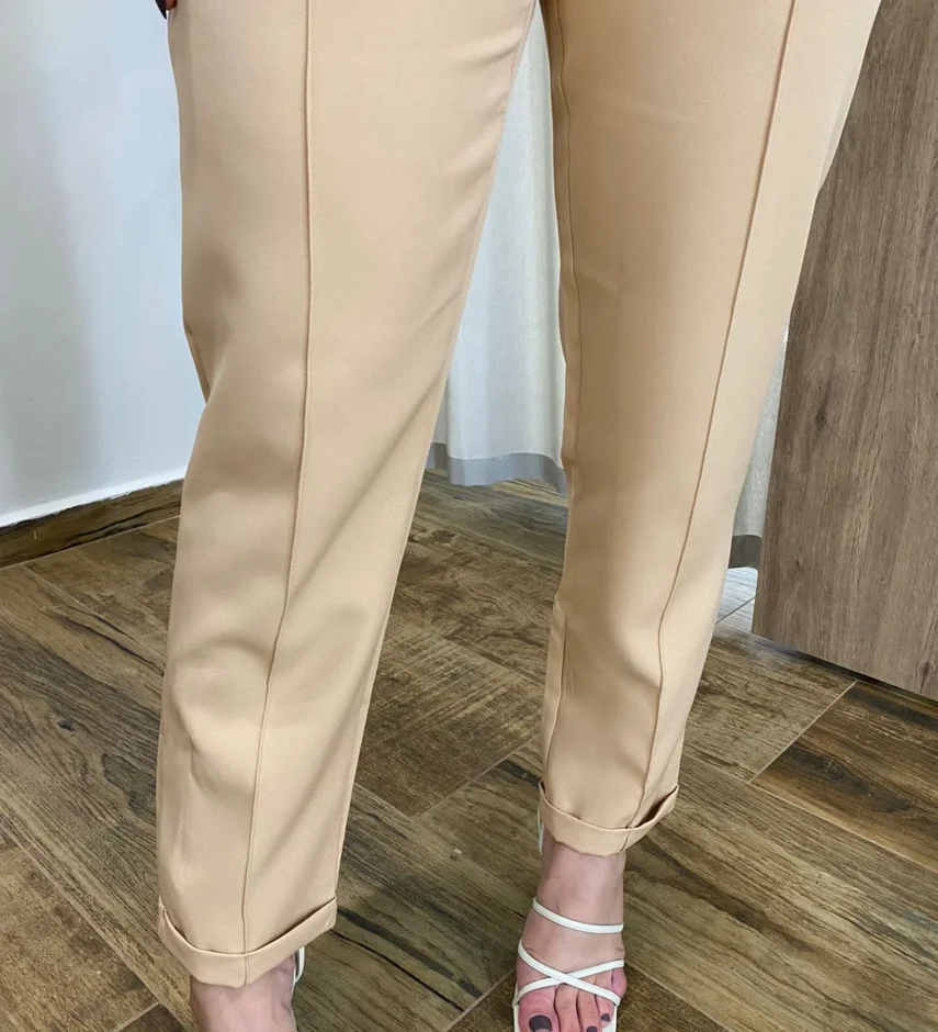 Calça Ana Alfaiataria Feminina com 2 Botões Bege - Fernanda Ramos Store