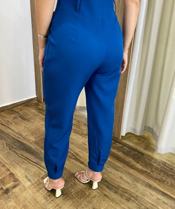 Calça Cenoura Alfaiataria Feminina com 2 Botões Azul - Fernanda Ramos Store