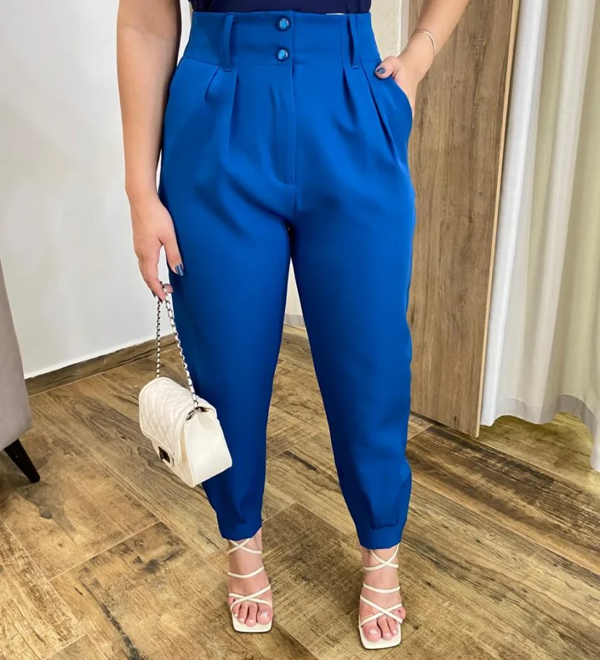 Calça Cenoura Alfaiataria Feminina com 2 Botões Azul - Fernanda Ramos Store