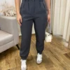 Calça Cenoura Alfaiataria Feminina com 2 Botões Cinza - Fernanda Ramos Store