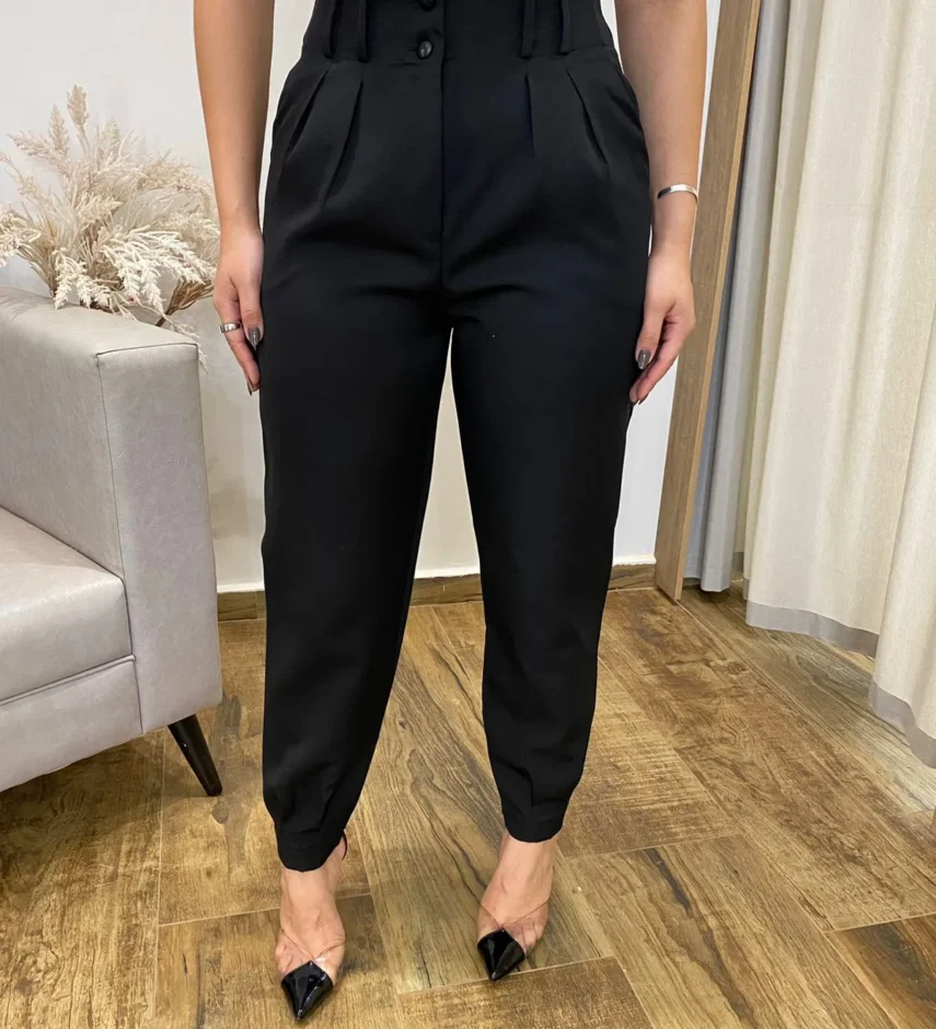Calça Cenoura Alfaiataria Feminina com 2 Botões Preta - Fernanda Ramos Store