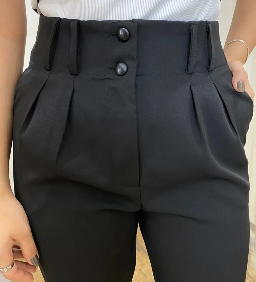 Calça Cenoura Alfaiataria Feminina com 2 Botões Preta - Fernanda Ramos Store