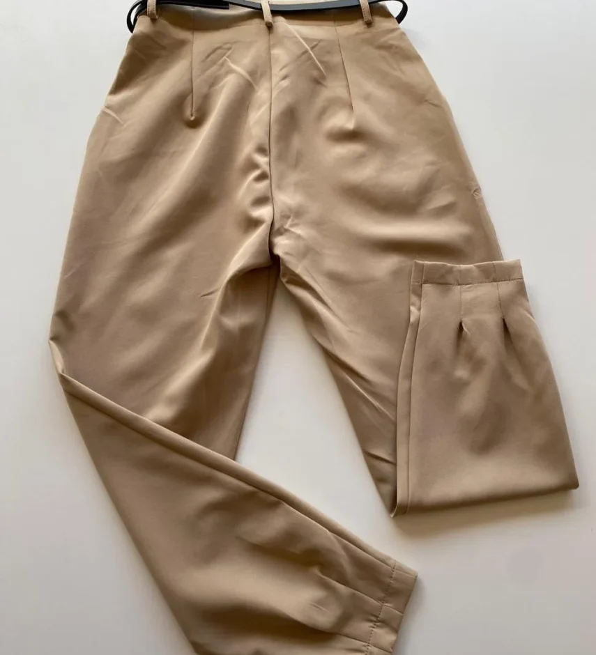 Calça Cenoura Feminina com Cinto Bege - Fernanda Ramos Store