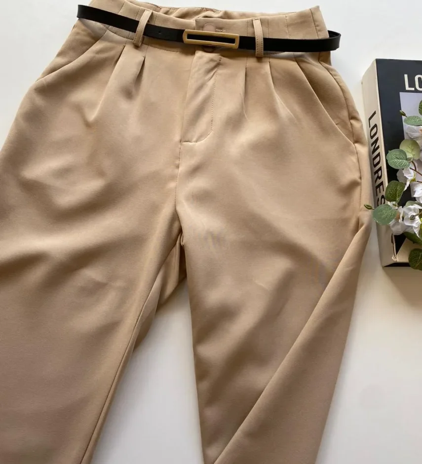 Calça Cenoura Feminina com Cinto Bege - Fernanda Ramos Store