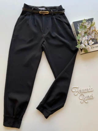 Calça Cenoura Feminina com Cinto Preta - Fernanda Ramos Store