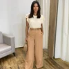 Calça Feminina Alfaiataria Pantalona com 2 Botões Bege - Fernanda Ramos Store