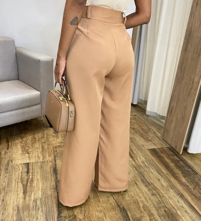 Calça Feminina Alfaiataria Pantalona com 2 Botões Bege - Fernanda Ramos Store