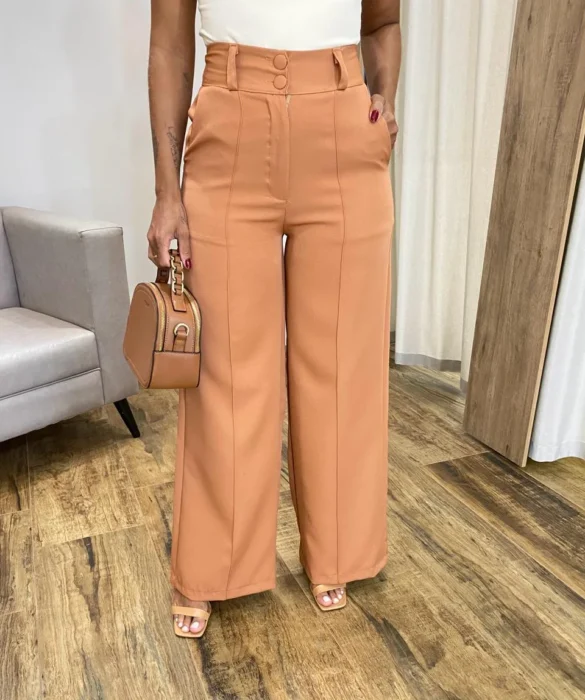 Calça Feminina Alfaiataria Pantalona com 2 Botões Caramelo - Fernanda Ramos Store