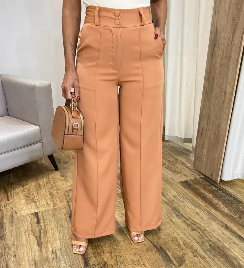 Calça Feminina Alfaiataria Pantalona com 2 Botões Caramelo - Fernanda Ramos Store