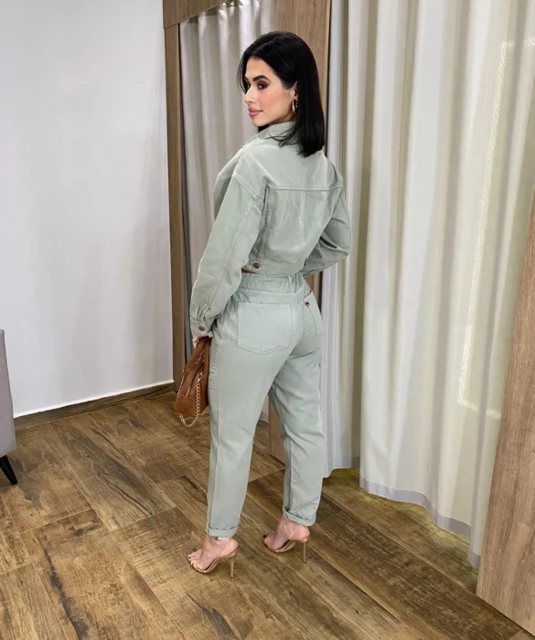 Calça Feminina Mom Sarja com Cinto Verde Menta - Fernanda Ramos Store