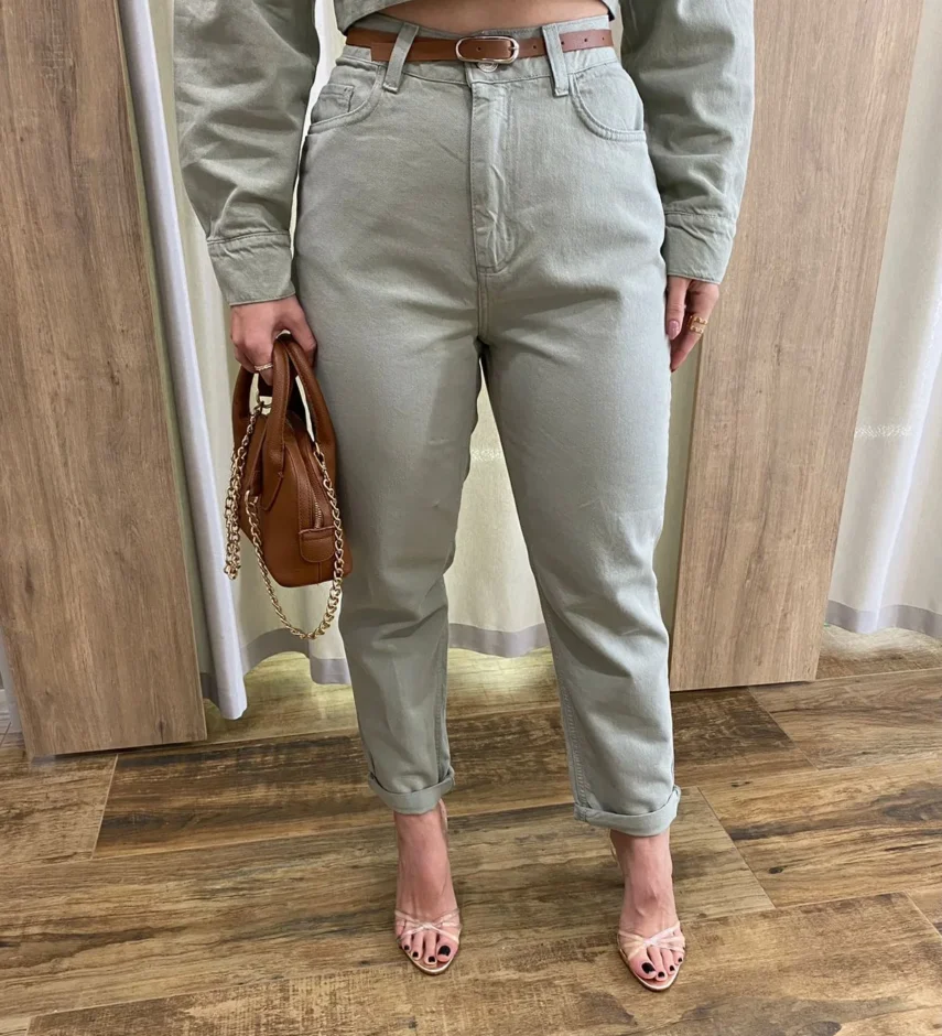 Calça Feminina Mom Sarja com Cinto Verde Menta - Fernanda Ramos Store
