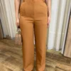 Calça Feminina Pantalona Maya Alfaiataria Caramelo - Fernanda Ramos Store