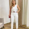 Calça Jeans Feminina Mom Off White com Bolsos - Fernanda Ramos Store