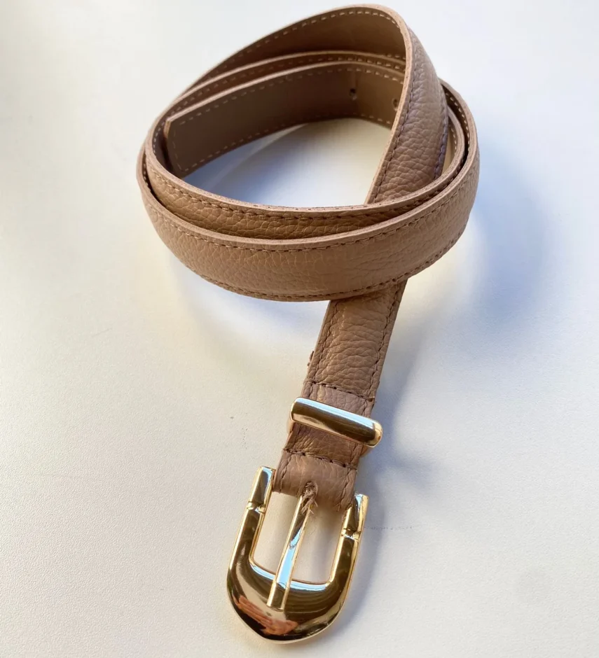 Cinto Feminino de Couro Nude com Fivela Dourada - Fernanda Ramos Store